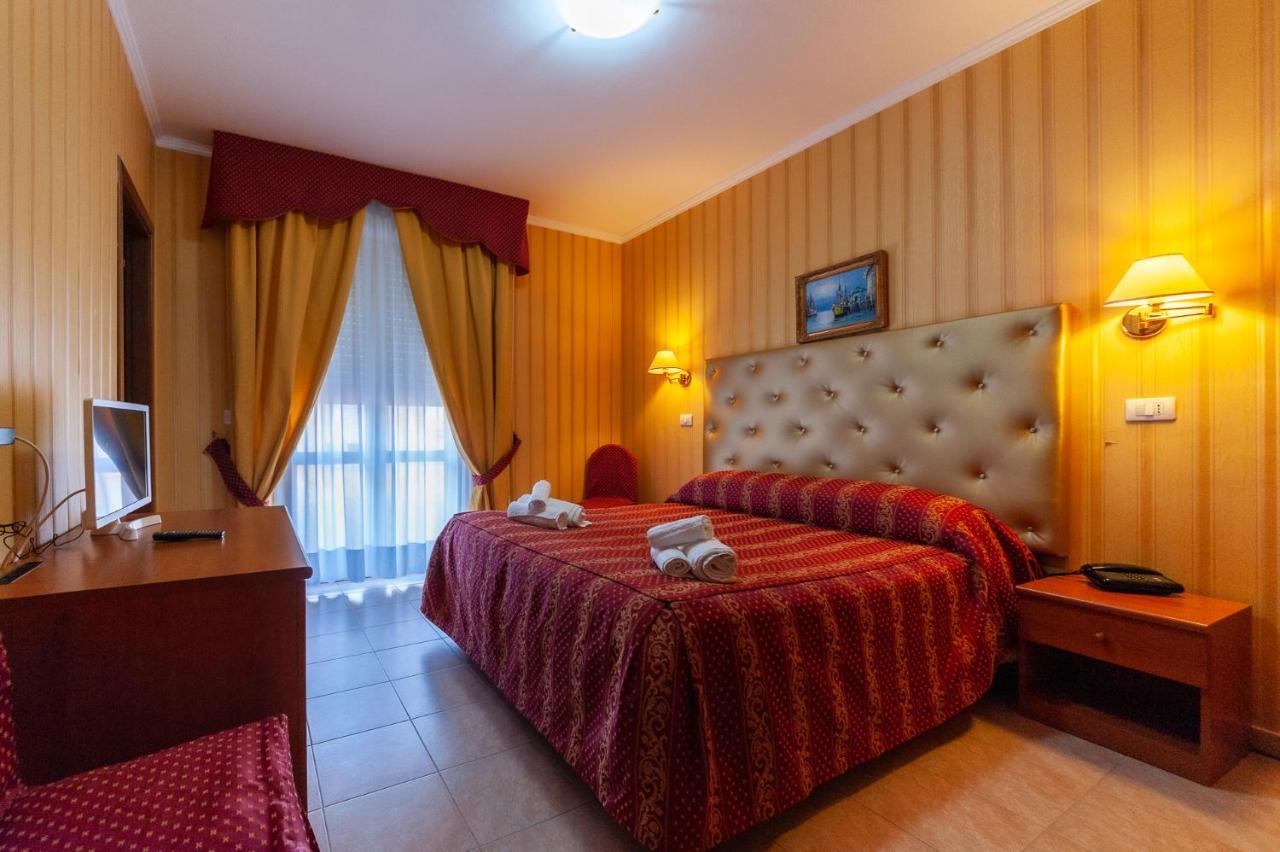 Loriana Park Hotel Sul Lago Больсена Экстерьер фото